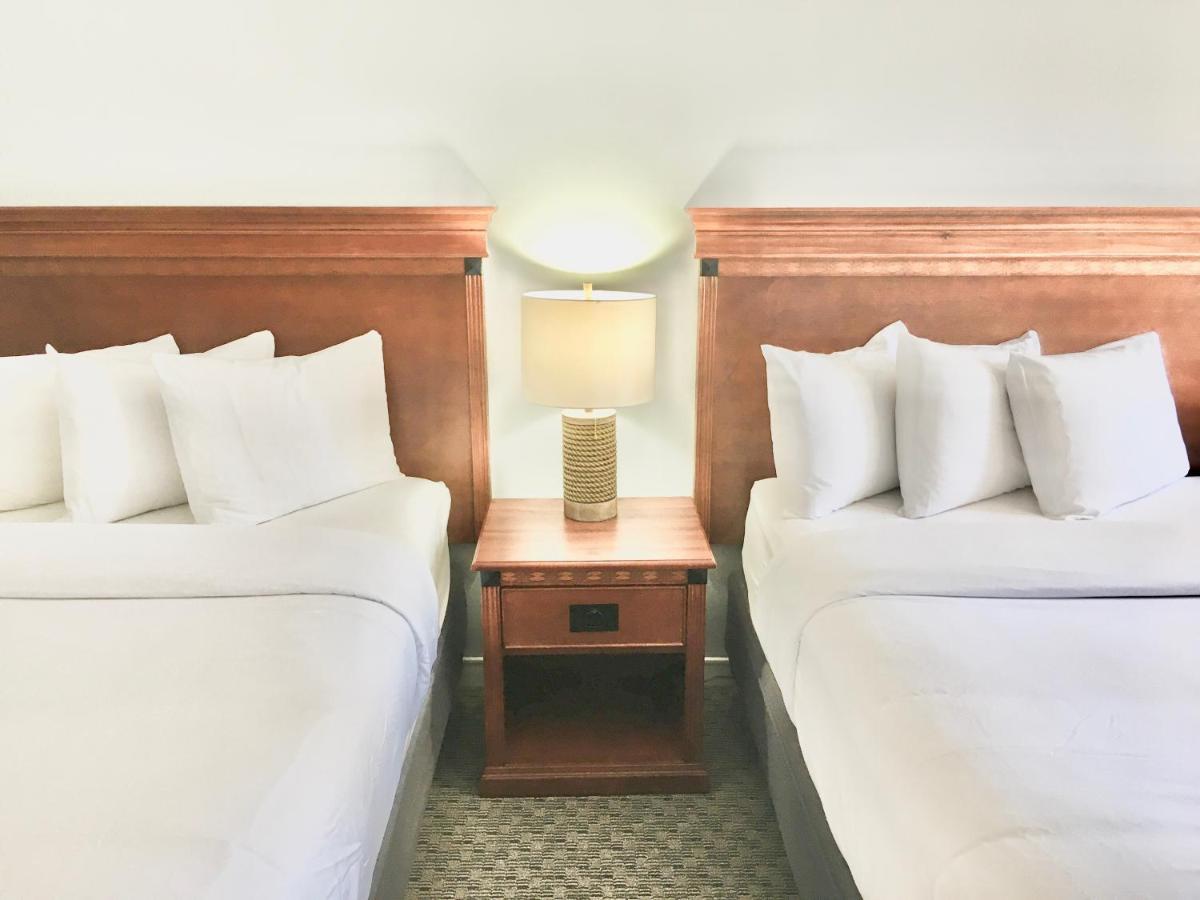 Empire Lakeshore Inn Bagian luar foto