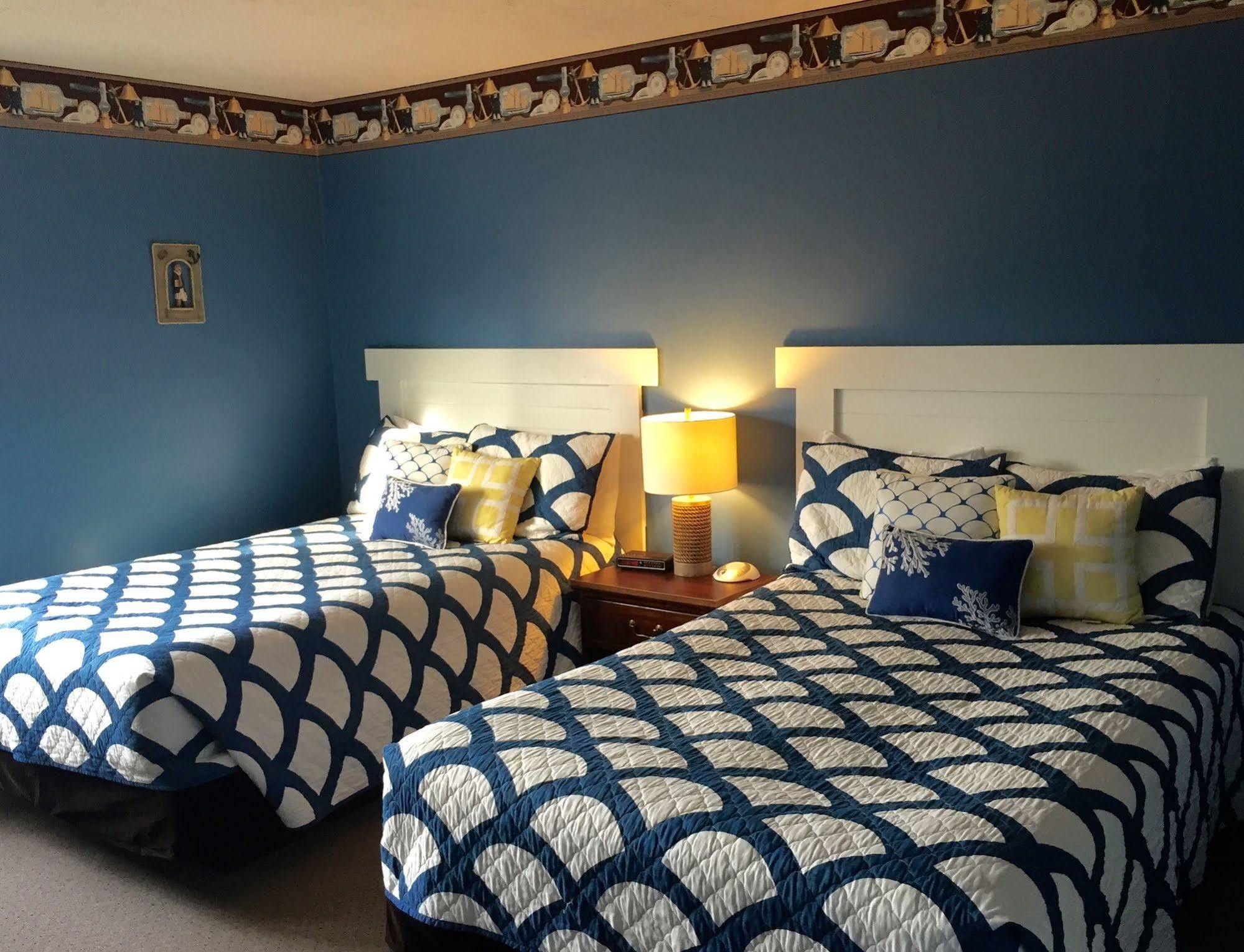 Empire Lakeshore Inn Bagian luar foto
