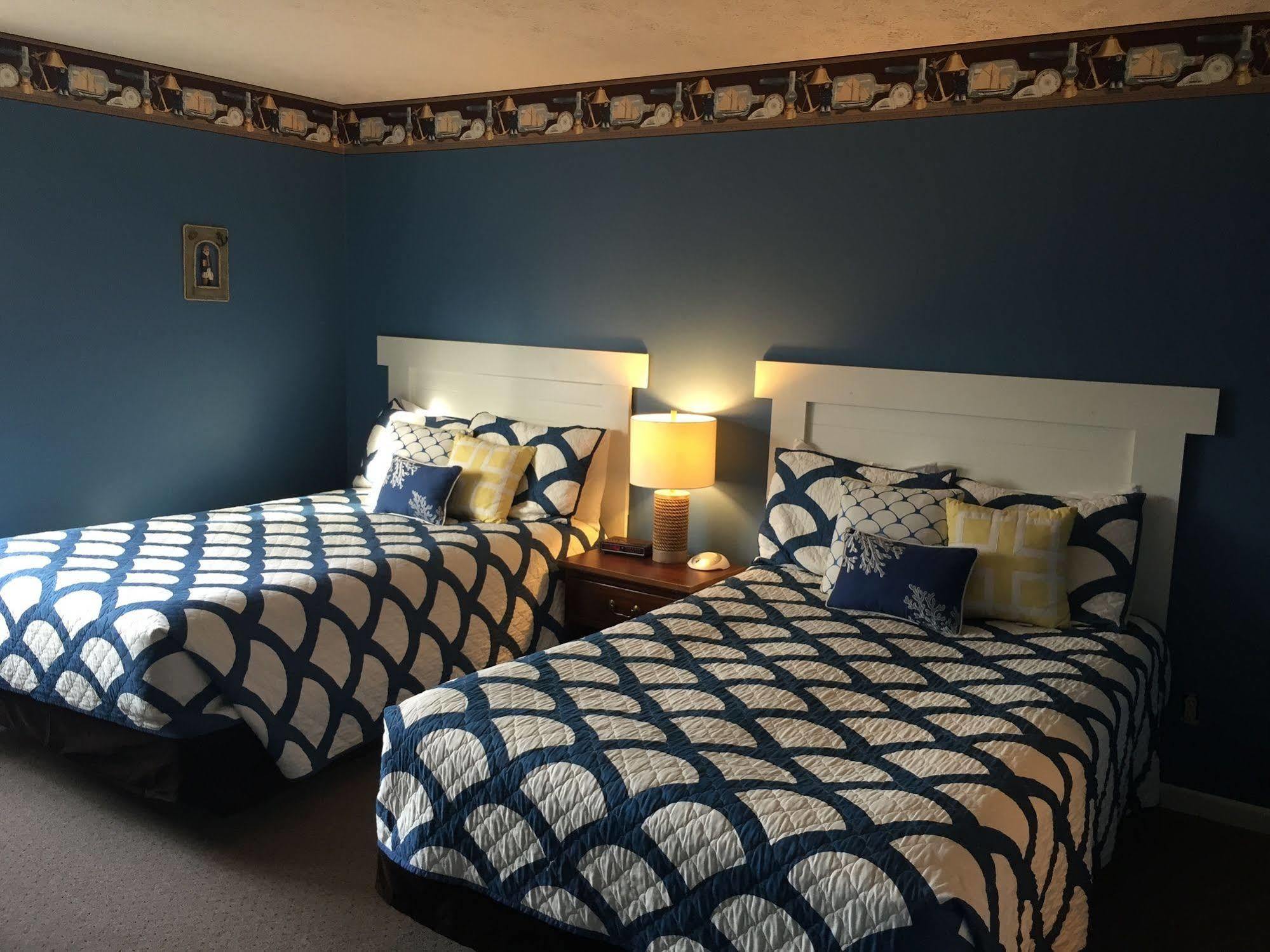 Empire Lakeshore Inn Bagian luar foto