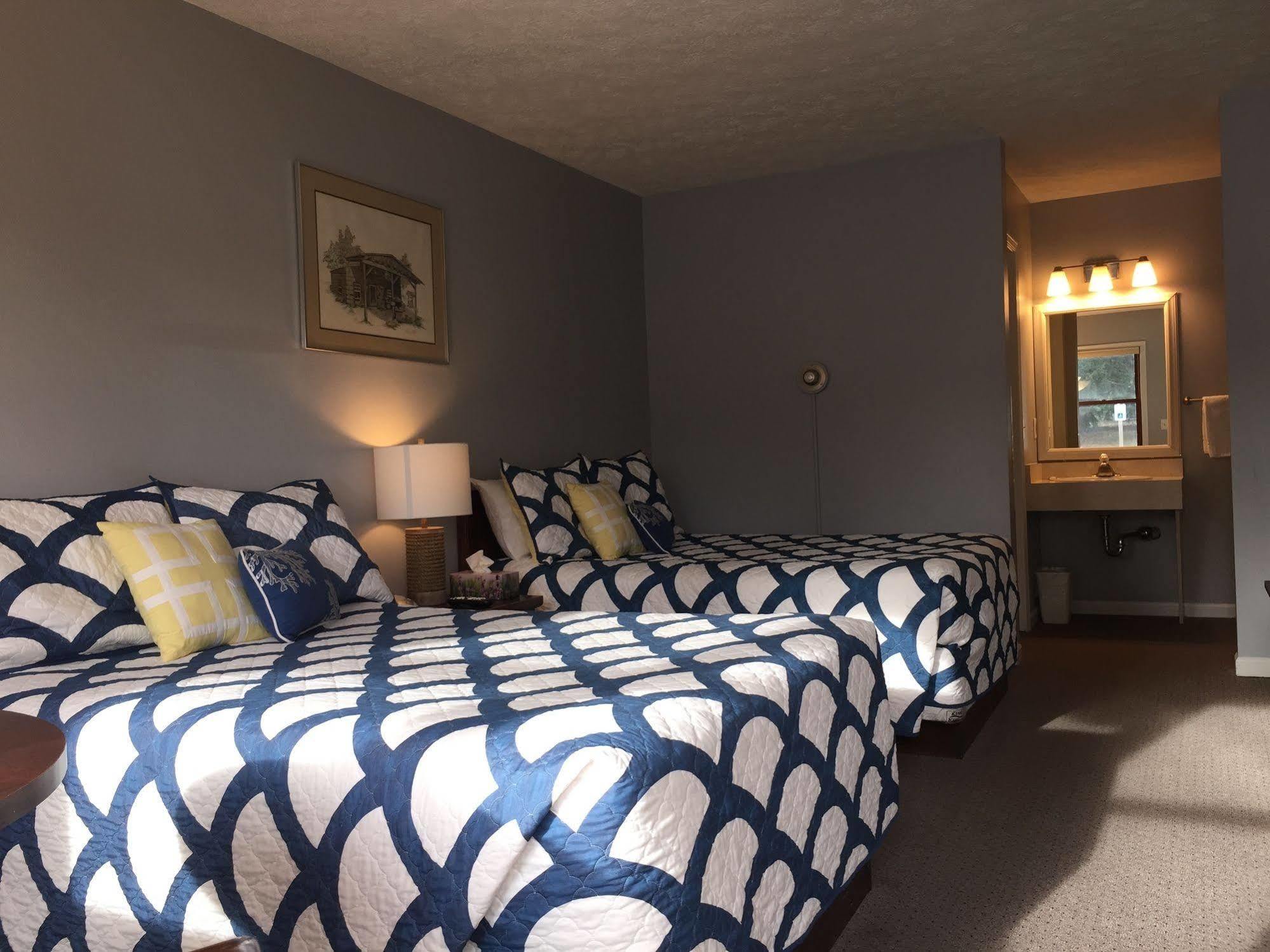 Empire Lakeshore Inn Bagian luar foto