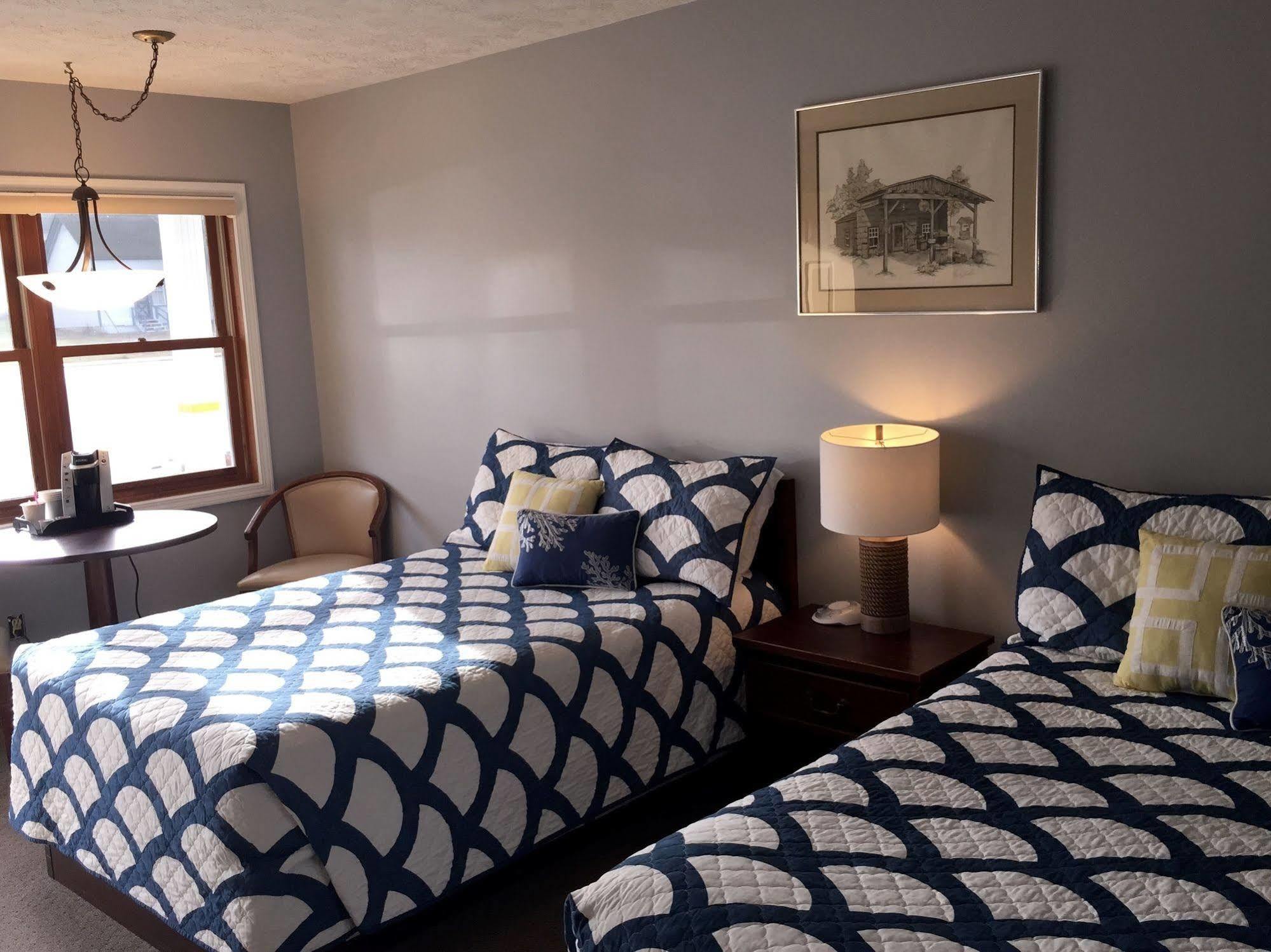 Empire Lakeshore Inn Bagian luar foto